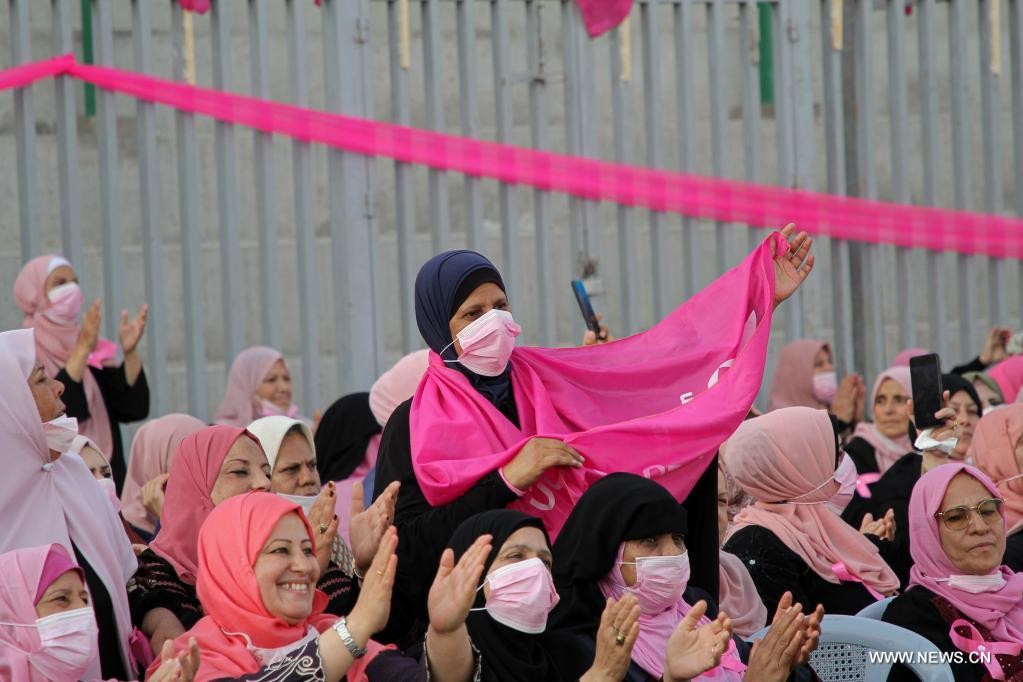 نساء فلسطينيات يشاركن في فعالية 