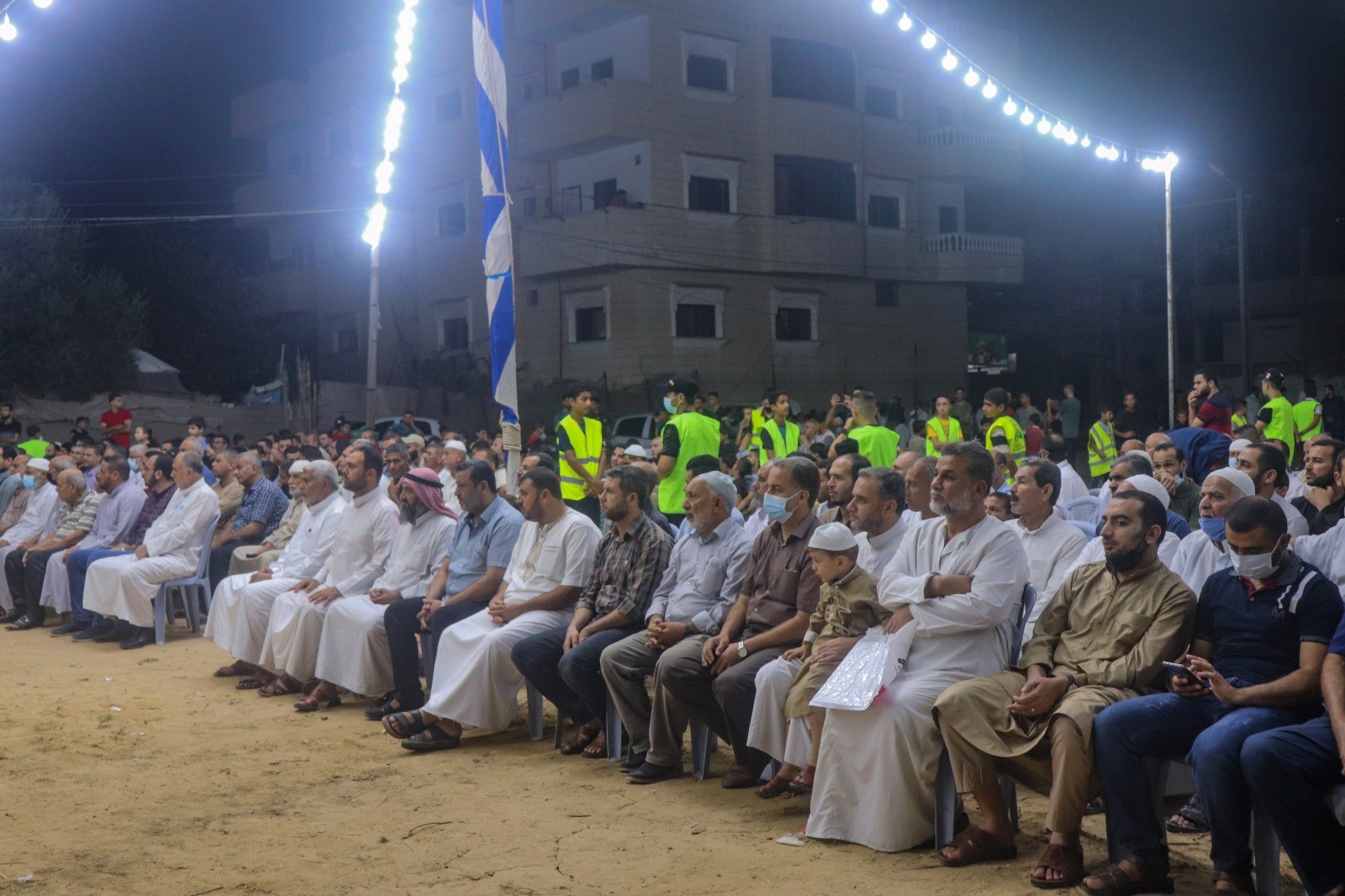 مركز بيت المقدس بمسجد التوبة بدير البلح يكرّم حفظة كتاب الله وأجزاء منه