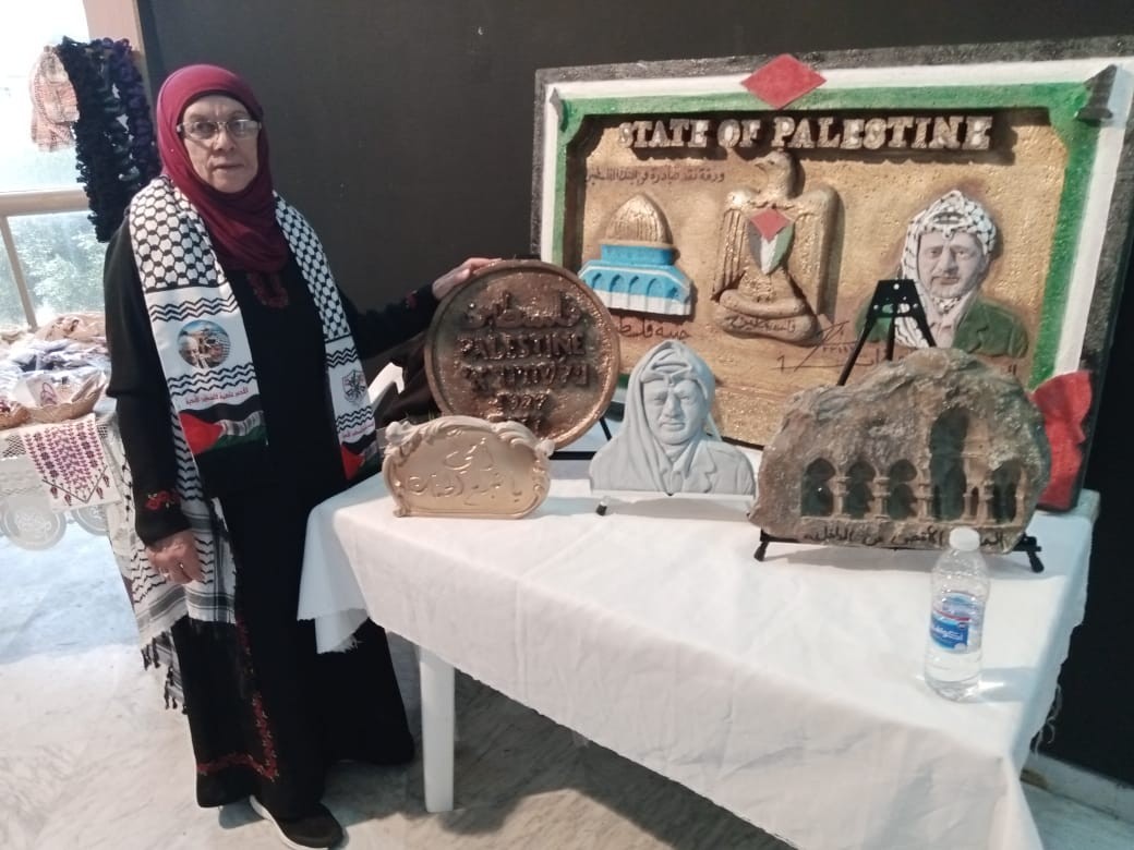 التجمع الفلسطيني للوطن و الشتات في لبنان يشارك بمعرض الفن التشكيلي ألوان ثائرة 3