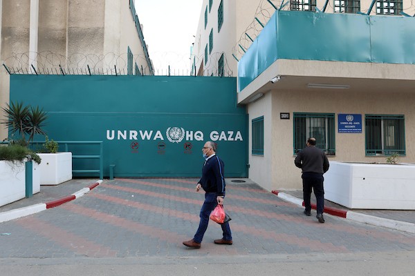    اغلاق مؤسسات الأونروا خلال اضراب احتجاجًا على عدم تلبية إدارتها لمطالب العاملين، في مدينة غزة
