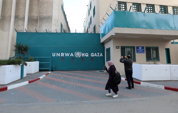    اغلاق مؤسسات الأونروا خلال اضراب احتجاجًا على عدم تلبية إدارتها لمطالب العاملين، في مدينة غزة