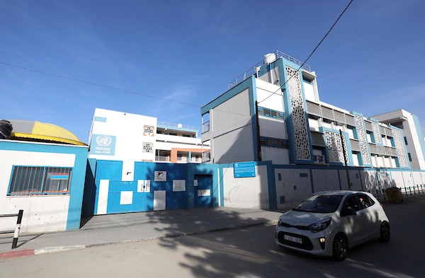    اغلاق مؤسسات الأونروا خلال اضراب احتجاجًا على عدم تلبية إدارتها لمطالب العاملين، في مدينة غزة