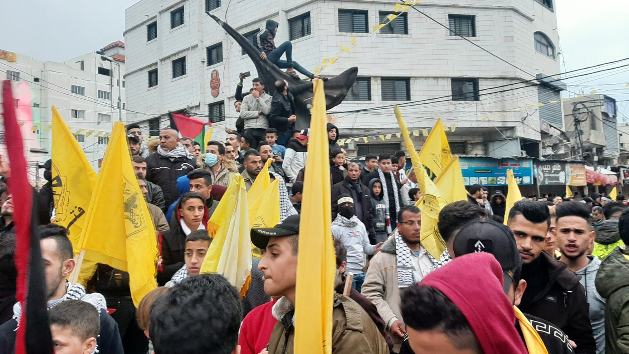 الاحتفال المركزي لايقاد شعلة انطلاقة حركة فنح في غزة بميدان فلسطين 1