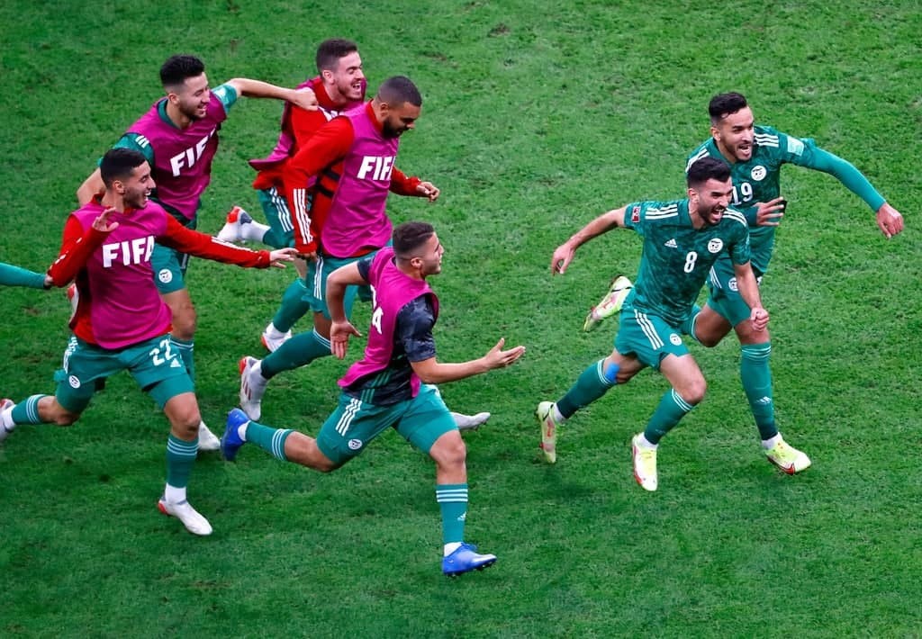 فرحة منتخب الجزائر بتسجيل الهدف الأول في مرمى تونس  6