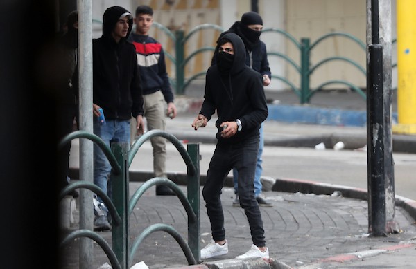 مواجهات بين المتظاهرين وجنود الاحتلال في الخليل