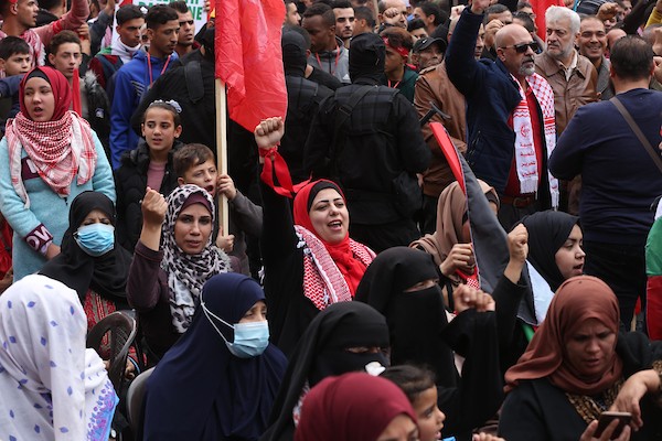  أنصار الجبهة الشعبية لتحرير فلسطين يشاركون في مسيرة بمناسبة الذكرى 54 لتأسيسها في مدينة غزة