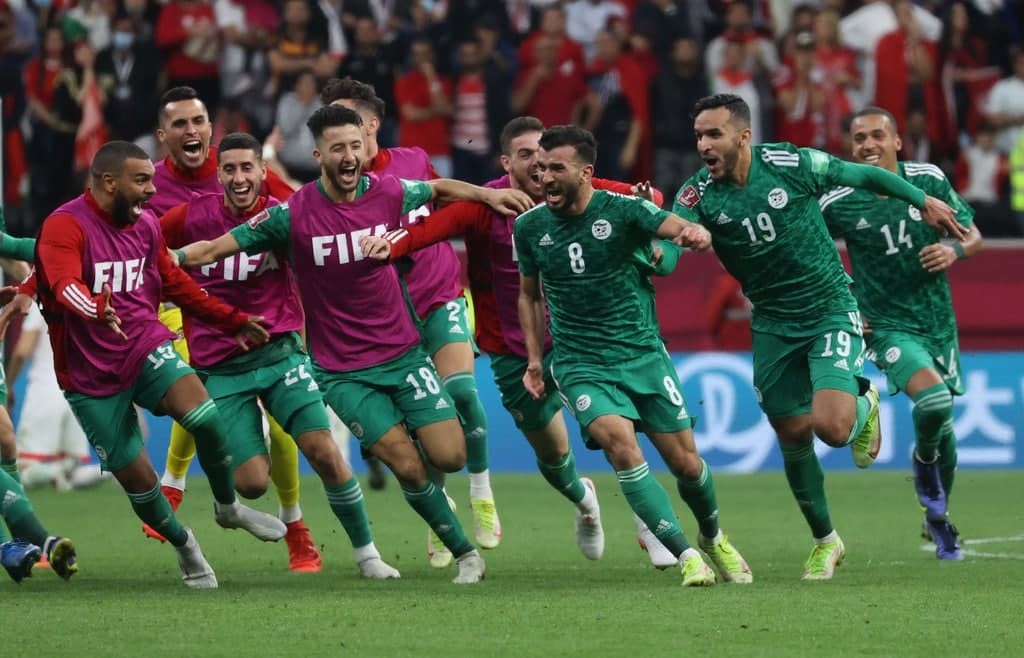 فرحة منتخب الجزائر بتسجيل الهدف الأول في مرمى تونس  3
