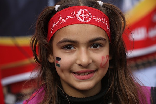  أنصار الجبهة الشعبية لتحرير فلسطين يشاركون في مسيرة بمناسبة الذكرى 54 لتأسيسها في مدينة غزة