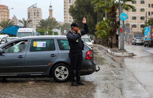 أجواء ماطرة في مدينة غزة خلال منخفض جوي 4