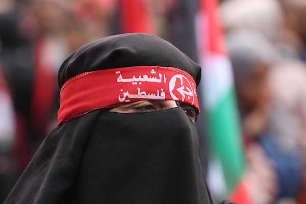  أنصار الجبهة الشعبية لتحرير فلسطين يشاركون في مسيرة بمناسبة الذكرى 54 لتأسيسها في مدينة غزة