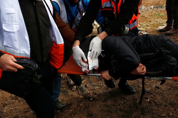   مواجهات بين المتظاهرين الفلسطينيين وقوات الاحتلال الإسرائيلي عقب مسيرة ضد الاستيطان في قرية بيتا