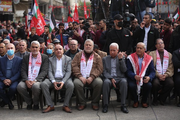  أنصار الجبهة الشعبية لتحرير فلسطين يشاركون في مسيرة بمناسبة الذكرى 54 لتأسيسها في مدينة غزة