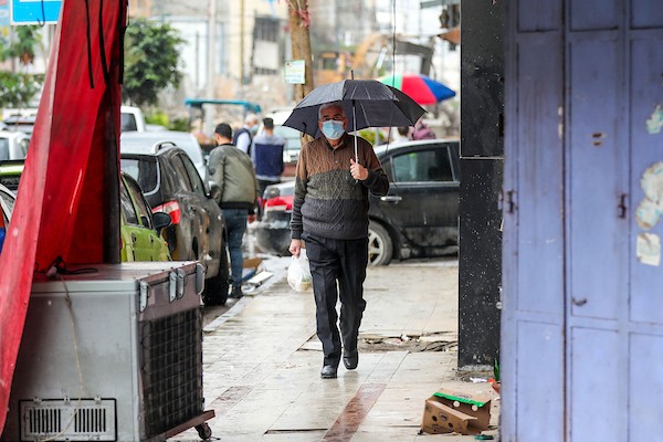 أجواء ماطرة في مدينة غزة خلال منخفض جوي 8