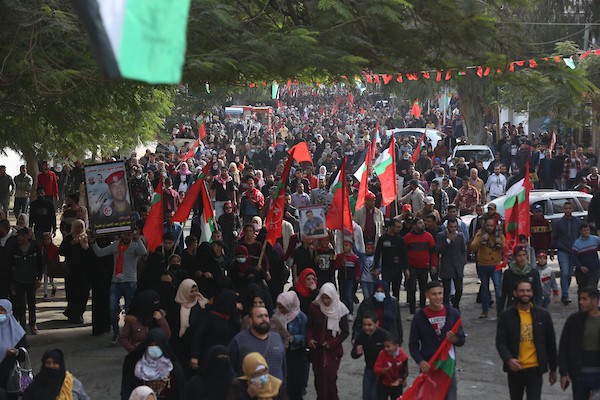  أنصار الجبهة الشعبية لتحرير فلسطين يشاركون في مسيرة بمناسبة الذكرى 54 لتأسيسها في مدينة غزة