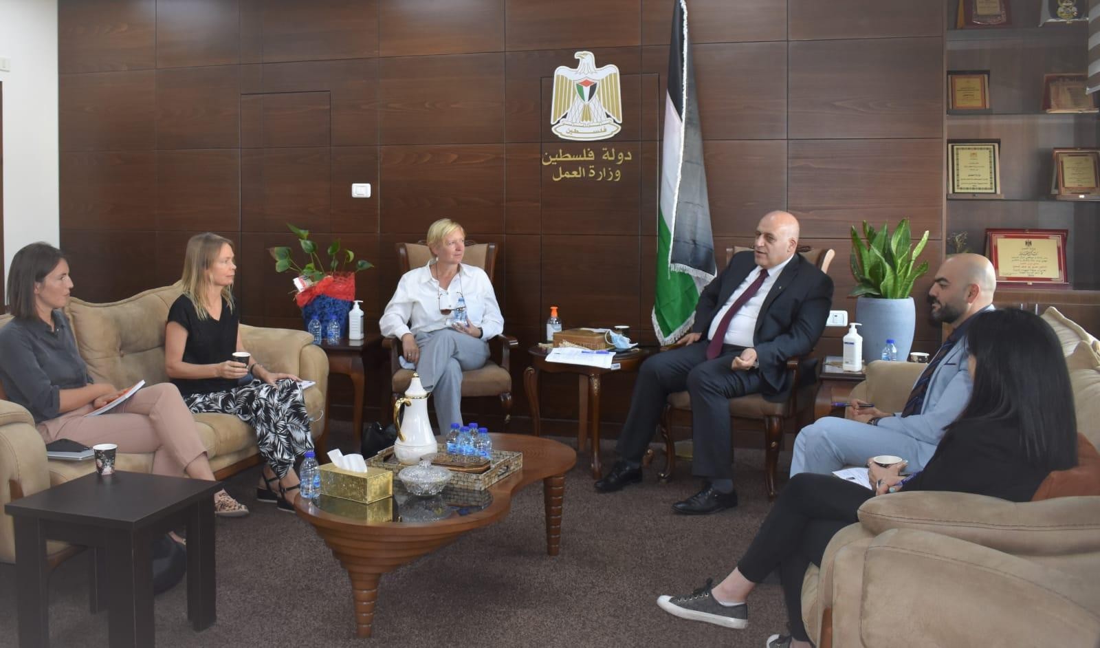 وزارة العمل 1-