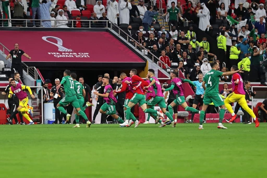 فرحة منتخب الجزائر بتسجيل الهدف الأول في مرمى تونس