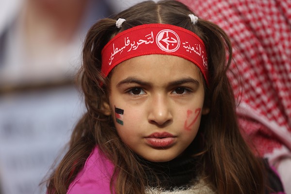  أنصار الجبهة الشعبية لتحرير فلسطين يشاركون في مسيرة بمناسبة الذكرى 54 لتأسيسها في مدينة غزة