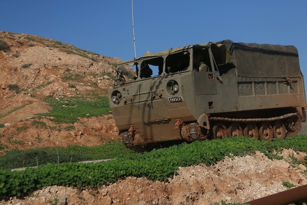 قوات اسرائيلية تشارك في تدريبات عسكرية في قرية فروش بيت دجن جنوب مدينة نابلس 