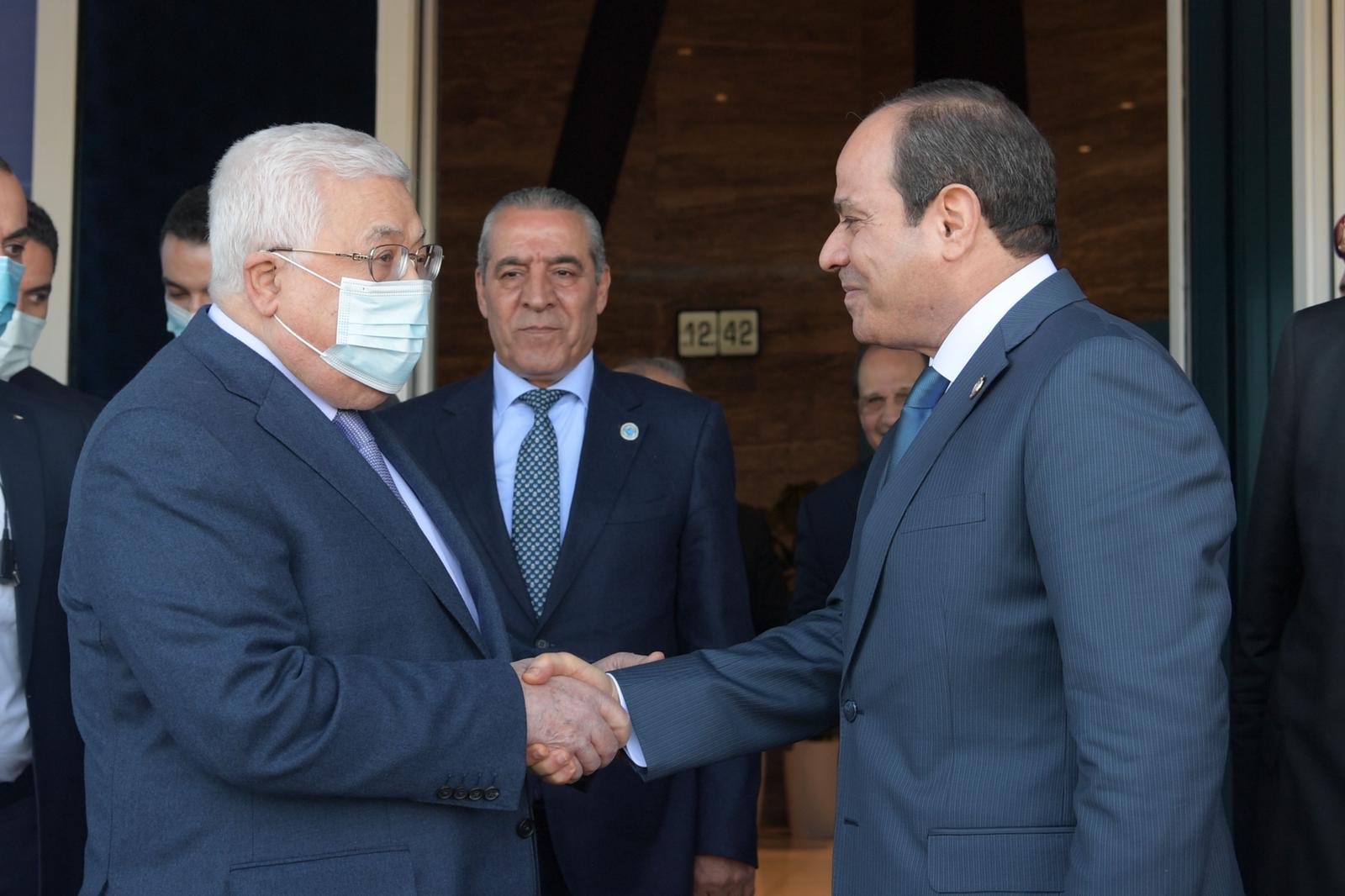 صور من لقاء الرئيس الفلسطيني محمود عباس (أبومازن) مع مع رئيس جمهورية مصر العربية عبد الفتاح السيسي