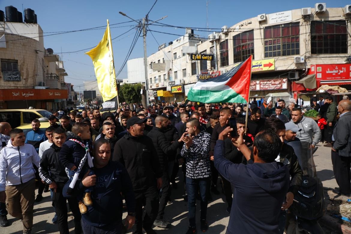 مسيرة غضب في جنين احتجاجا على استشهاد 3 شبان امس برصاص الاحتلال وسط نابلس 