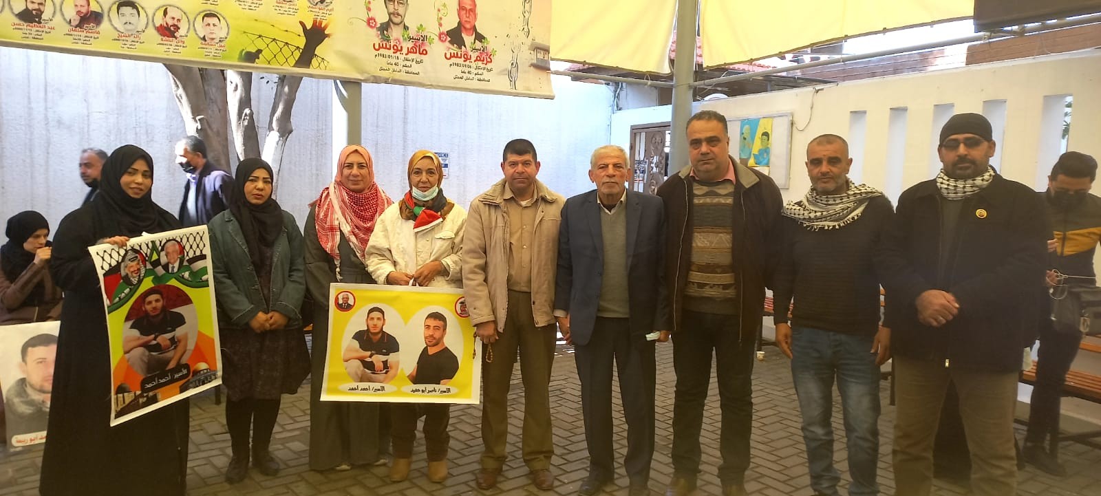 التجمع الفلسطيني للوطن و الشتات في الوقفة التضامنية مع الأسرى الإداريين والمرضى