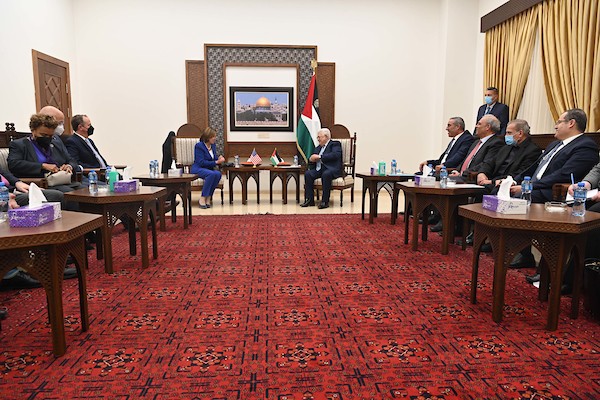 الرئيس الفلسطيني محمود عباس يلتقي مع رئيسة مجلس النواب الأمريكي نانسي بيلوسي في رام الله 3.JPG
