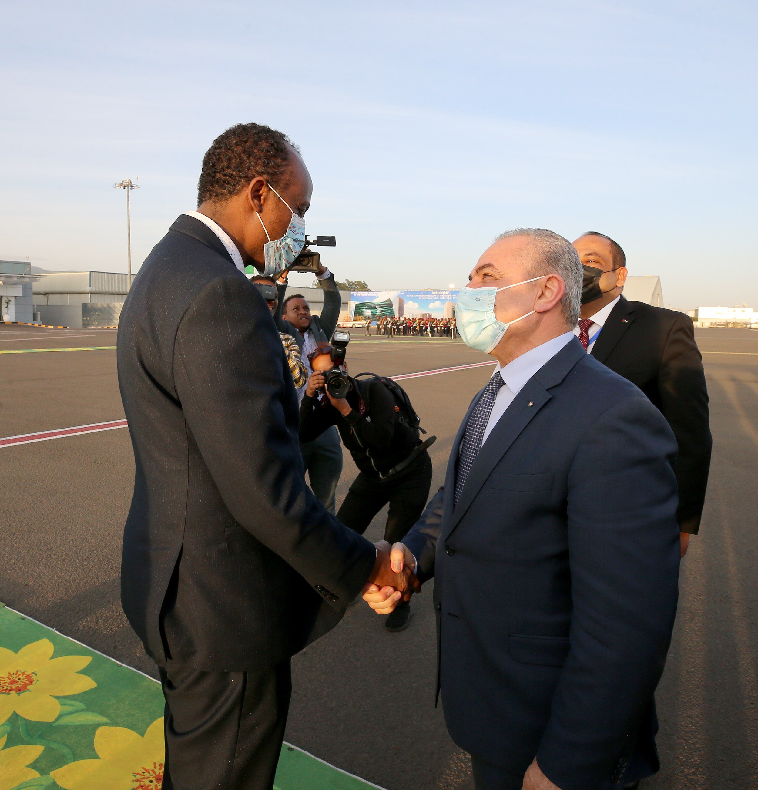 اشتية يصل أديس أبابا للمشاركة في قمة الاتحاد الأفريقي
