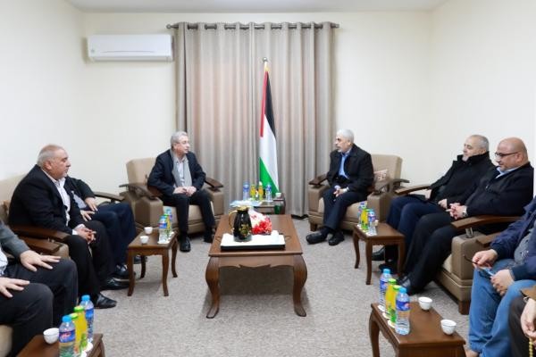 السنوار يستقبل البرغوثي ويبحثان قضايا وطنية مختلفة