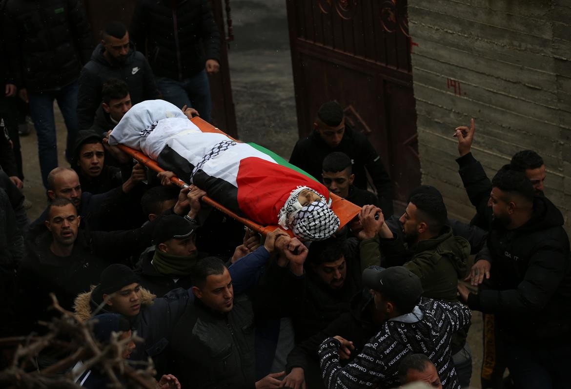 شييع جثمان الشهيد نادر ريان إلى مثواه الأخير في مخيم بلاطة شرق نابلس