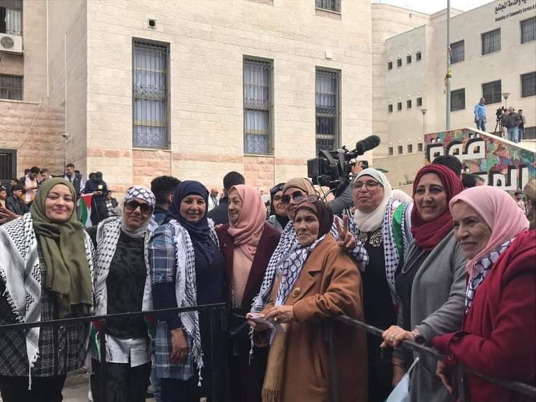 لجنة المرأة في التجمع الفلسطيني للوطن و الشتات تشارك في الفعالية الجماهيرية على شرف الثامن من آذر في جامعة فلسطين التقنية خضوري 4.jpg