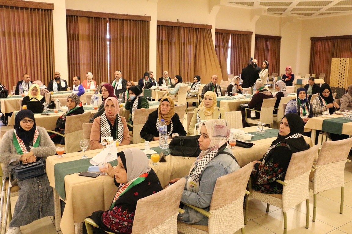 حفل نظمته دائرة شؤون اللاجئين لتكريم الكادر النسوي الناشط في مخيمات القطاع