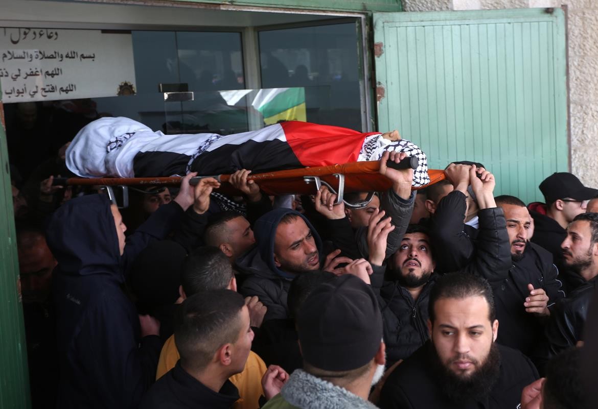 شييع جثمان الشهيد نادر ريان إلى مثواه الأخير في مخيم بلاطة شرق نابلس