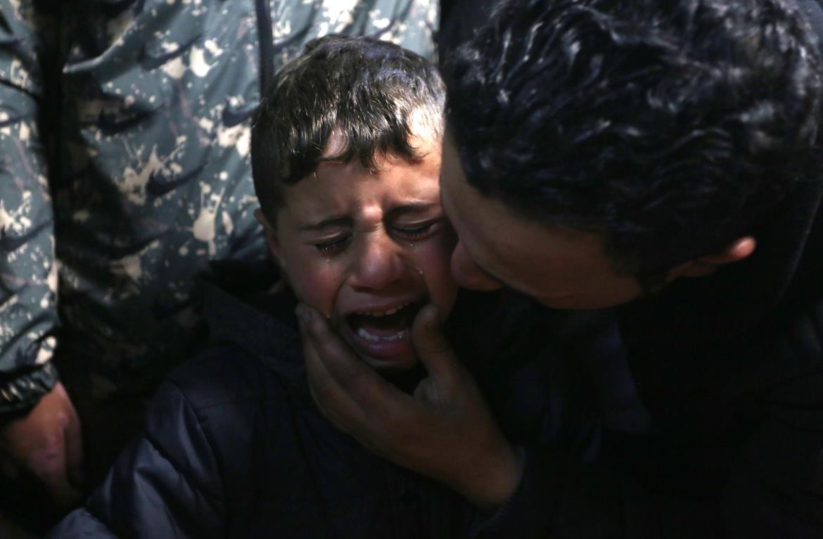 جماهير نابلس تشيع جثمان  نادر ريان إلى مثواه الأخير