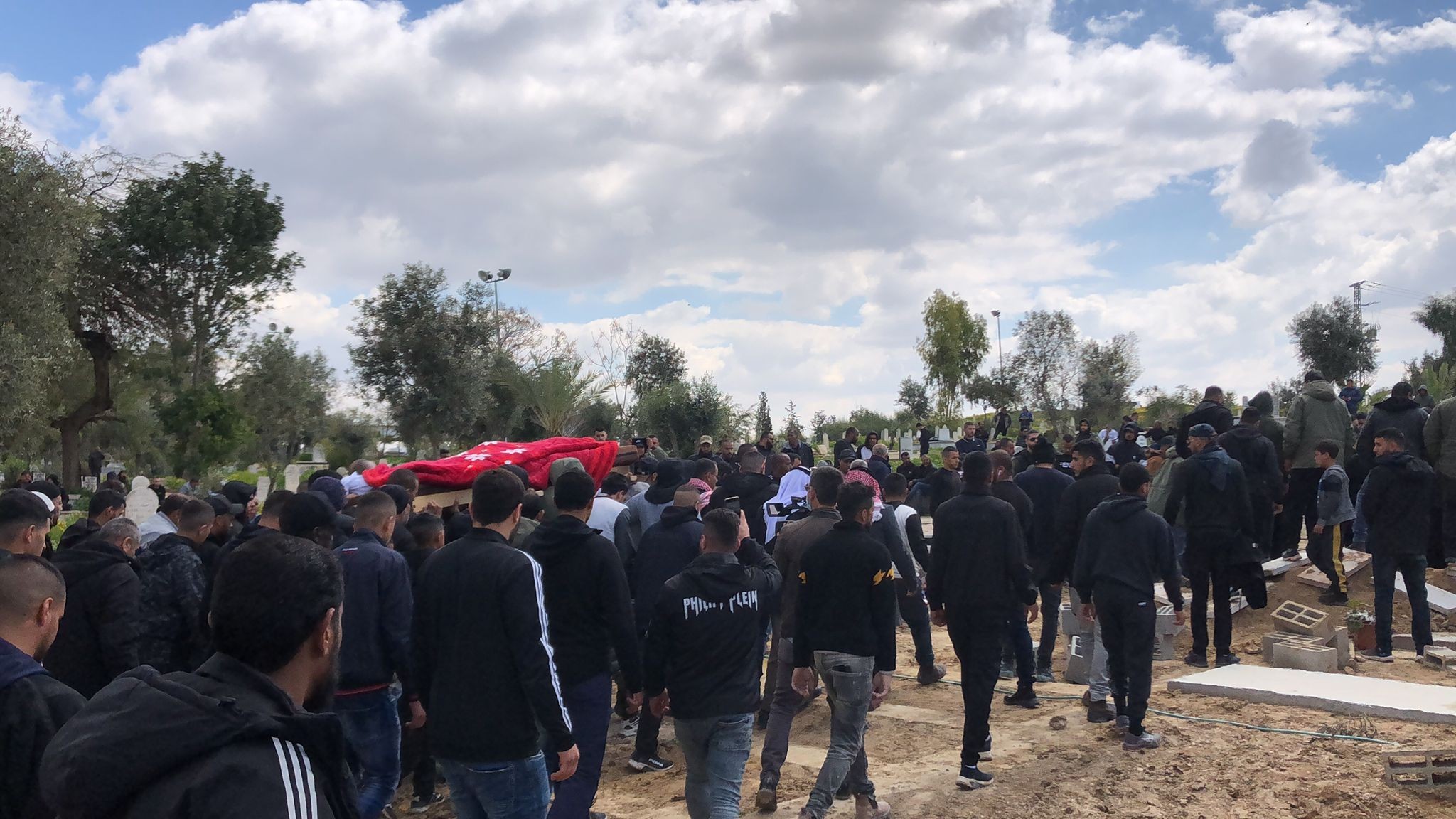 جنازة الشهيد سند الهربد في رهط، اليوم (عرب 48)  5.jpg