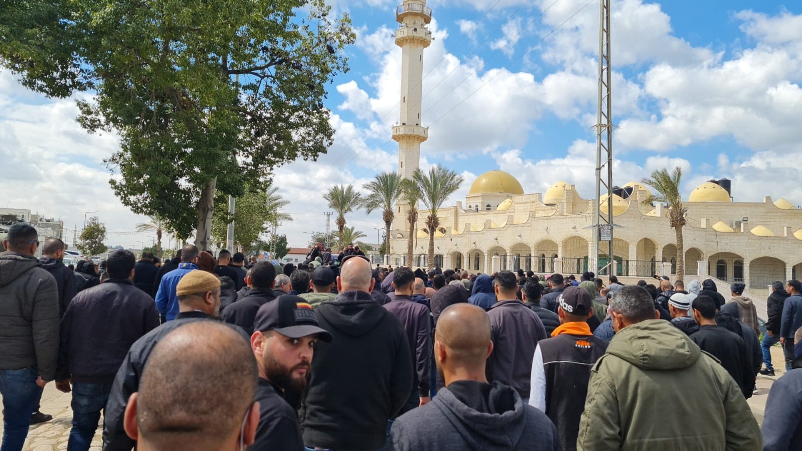 جنازة الشهيد سند الهربد في رهط، اليوم (عرب 48)  10.jpg