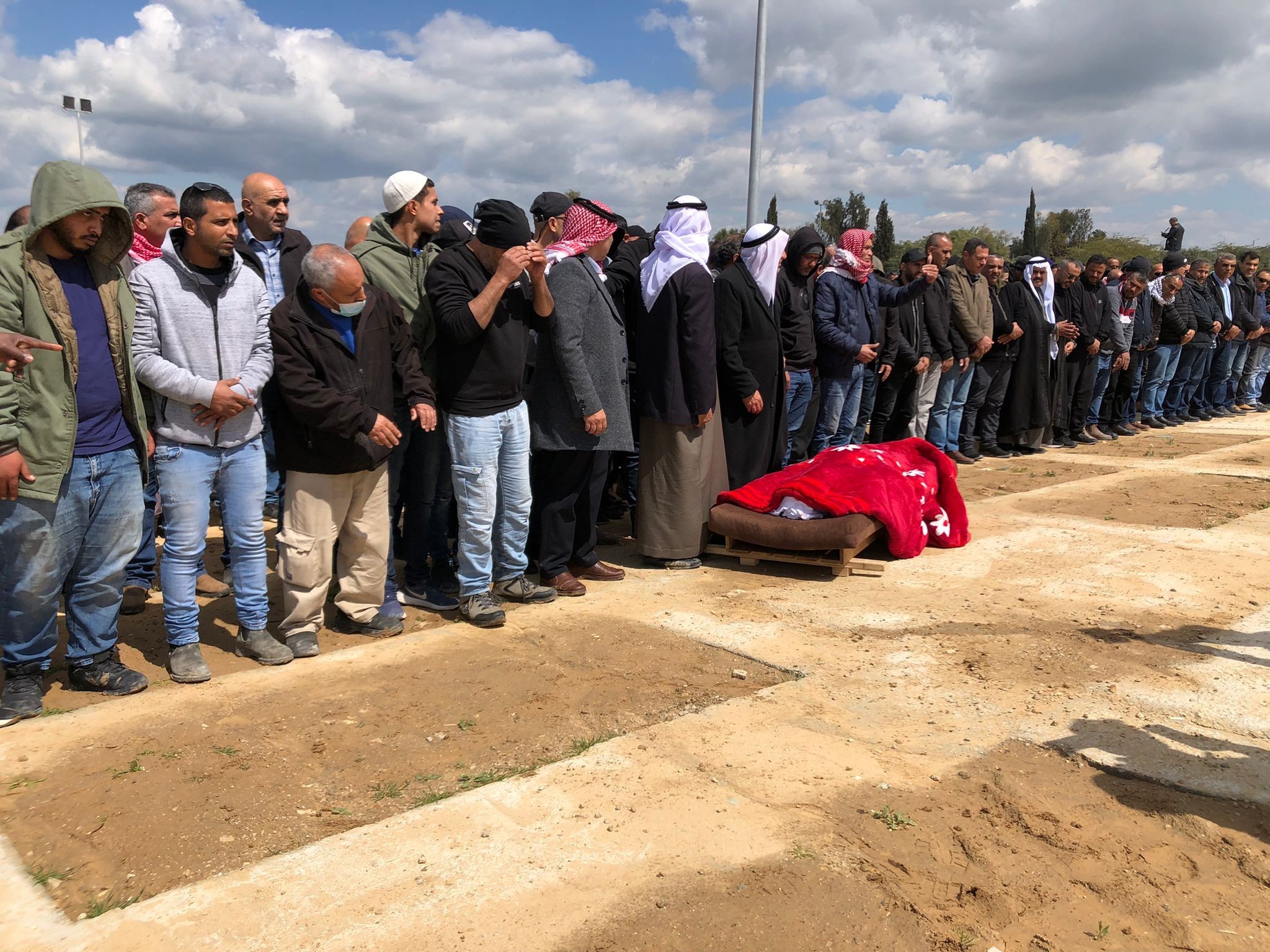 جنازة الشهيد سند الهربد في رهط، اليوم (عرب 48)  4.jpg