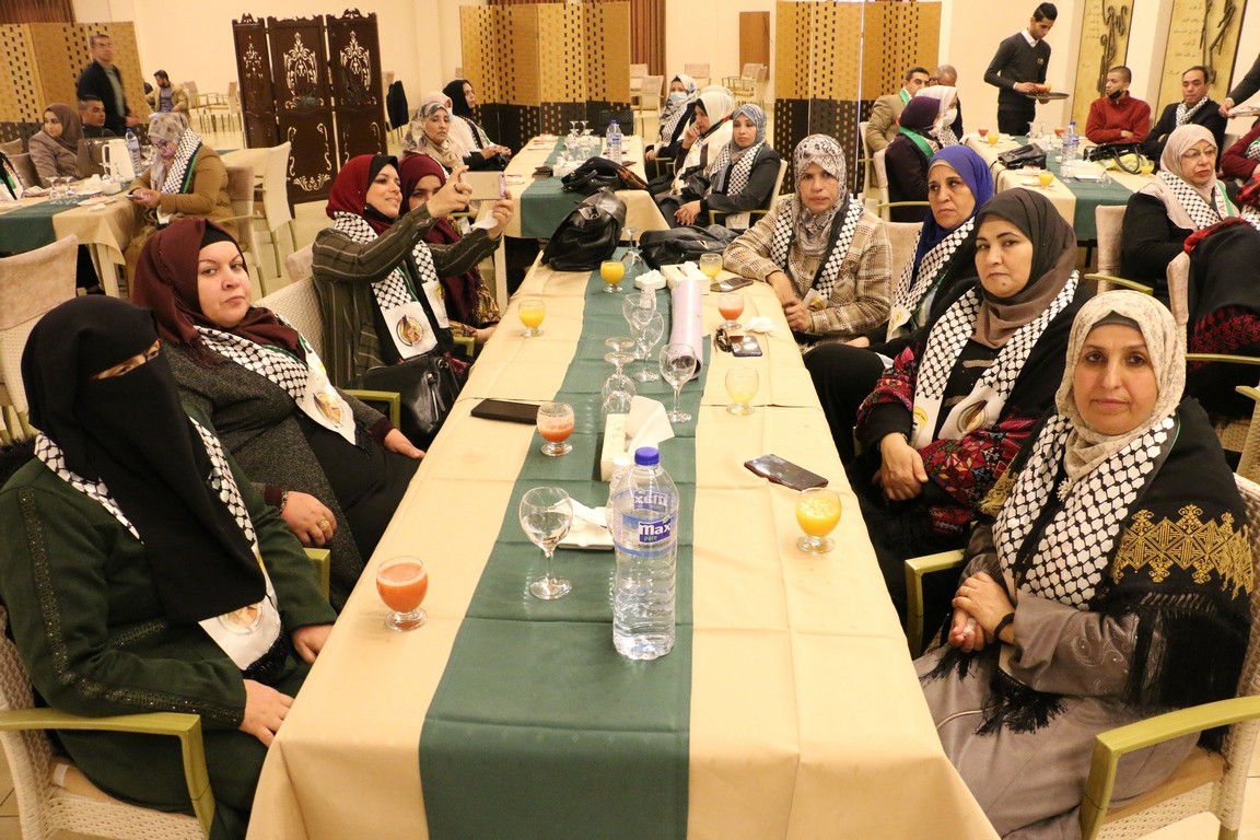 حفل نظمته دائرة شؤون اللاجئين لتكريم الكادر النسوي الناشط في مخيمات القطاع