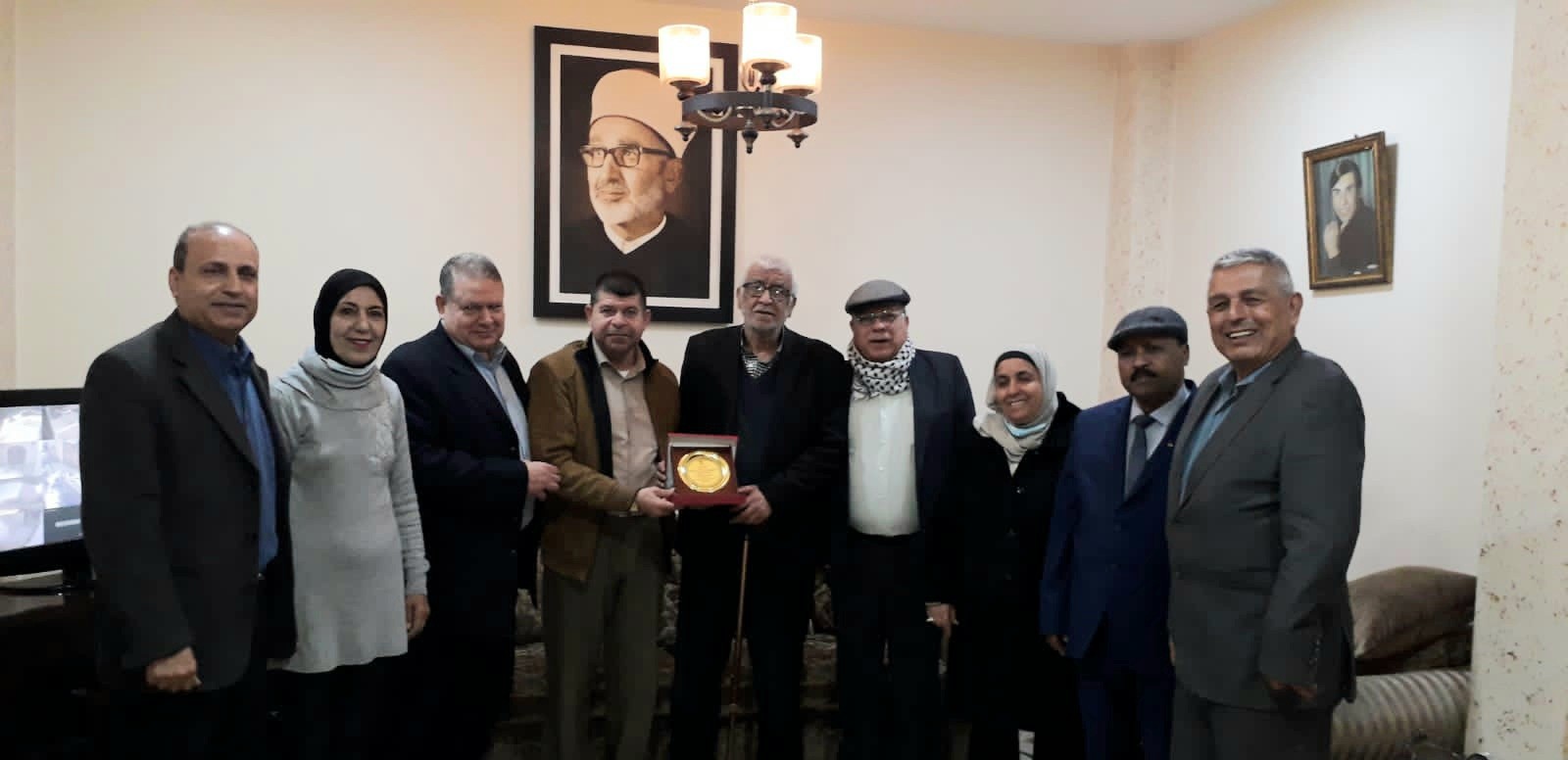 التجمع الفلسطيني للوطن و الشتات يزور و يكرم رجل الأعمال محسن هاشم الخزندار   ..