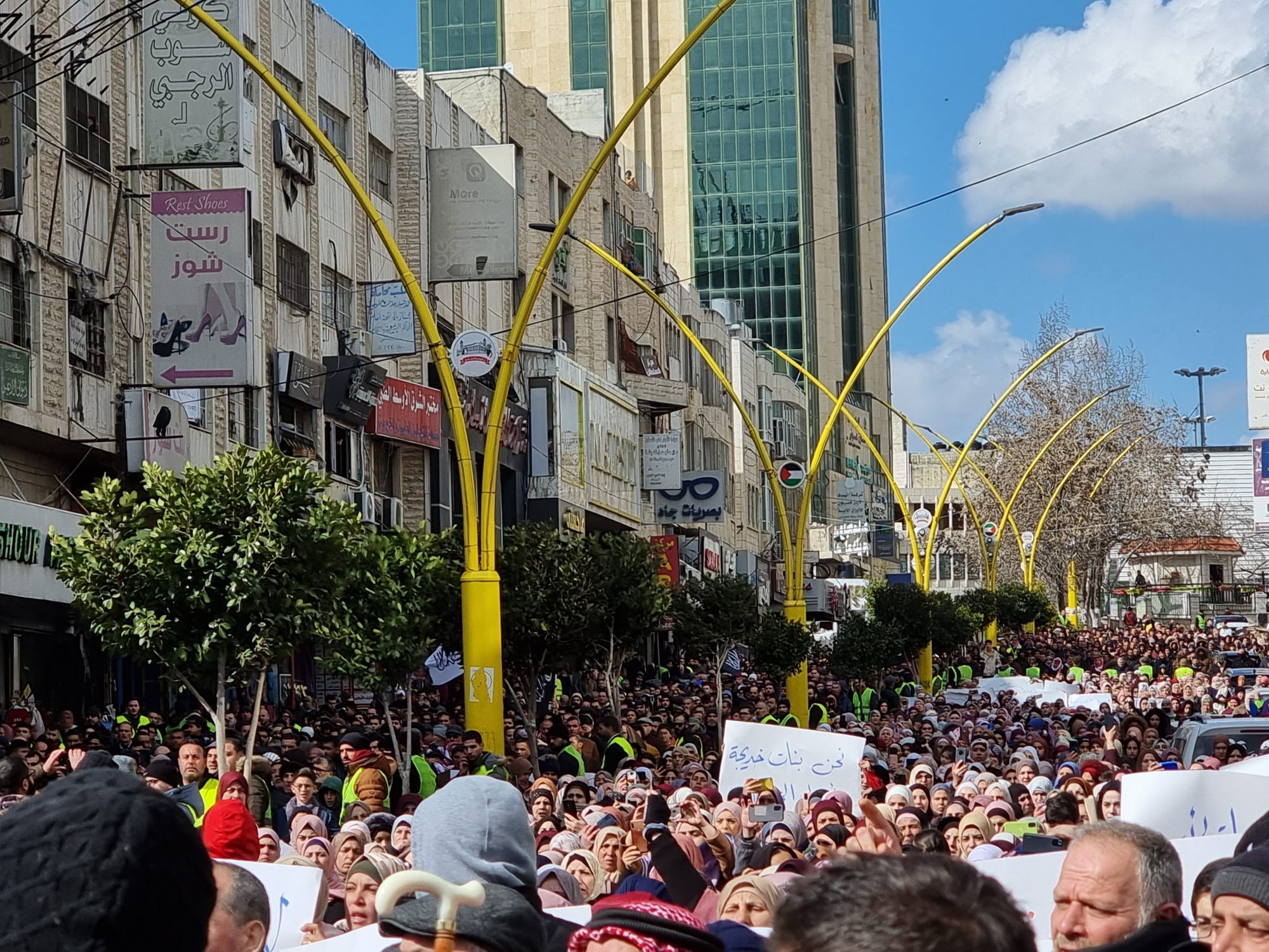 أنصار حزب التحرير الفلسطيني يتظاهرون ضد قانون سيداو في مدينة الخليل 0.jpeg