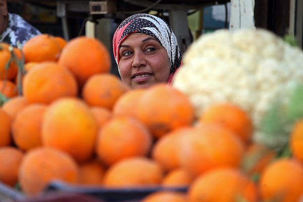 نساء مصريات يعملن في مهن متعددة خلال يوم المرأة العالمي في الجيزة 10.jpg