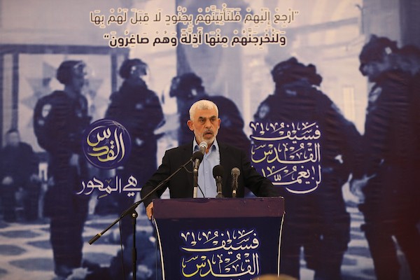 رئيس حركة حماس بغزة يحيى السنوار (أبو إبراهيم) خلال لقاء مع النخب في قطاع غزة