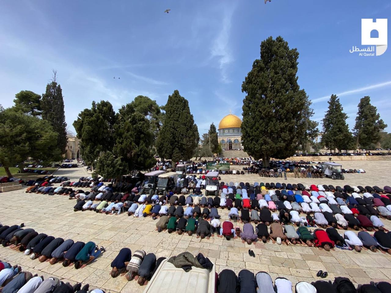 الآلاف يؤدون صلاة الجمعة الأخيرة قبل حلول شهر رمضان في ساحات ومصليات المسجد الأقصى المبارك 11.jpg