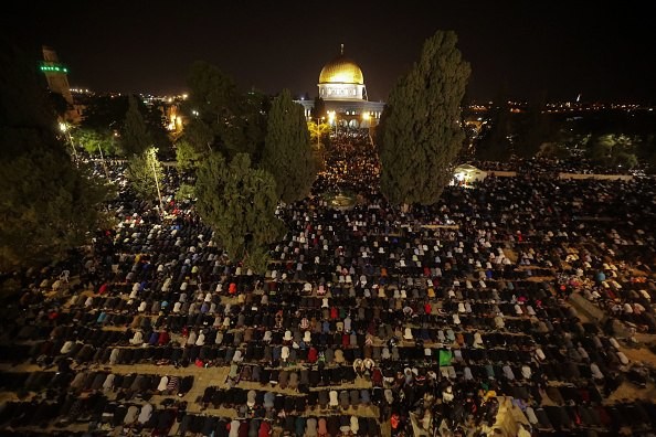 أجواء ليلة القدر في المسجد الأقصى (Getty Images) 2.jpg
