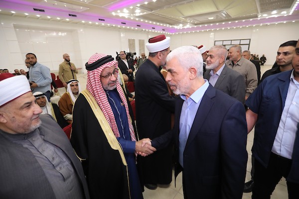 رئيس حركة حماس بغزة يحيى السنوار (أبو إبراهيم) خلال لقاء مع النخب في قطاع غزة