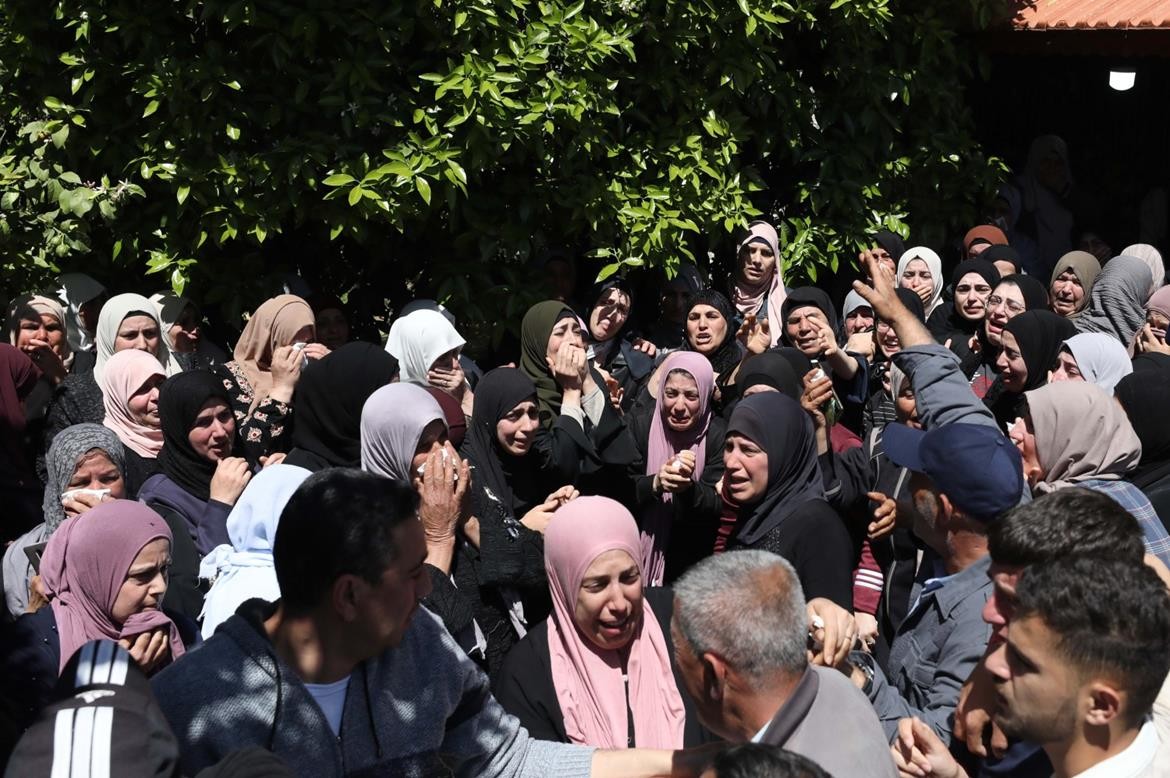 تشييع جثمان الشهيد مصطفى ابو الرب لمثواه الاخير في قرية مسلية قرب جنين 16.jpg