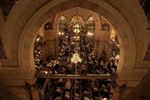 أجواء ليلة القدر في المسجد الأقصى (Getty Images) 9.jpg