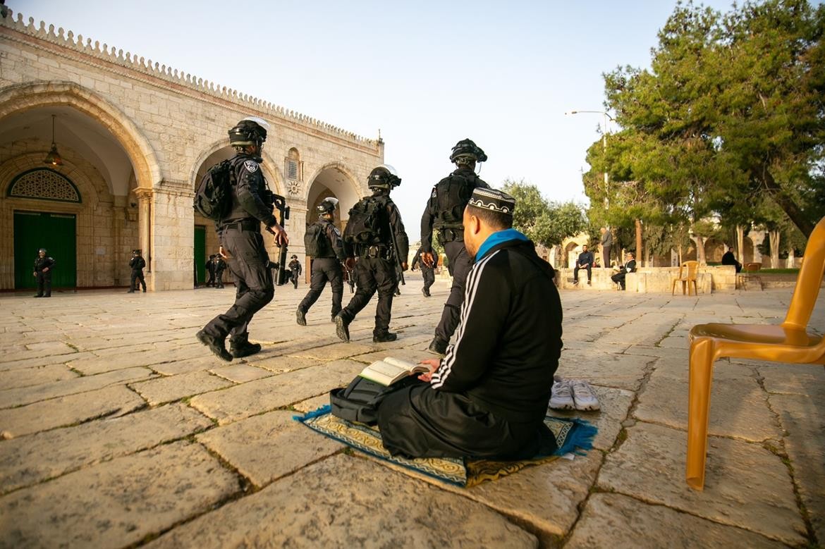 إصابات واعتقالات خلال اقتحام قوات الاحتلال والمستوطنين للمسجد الأقصى