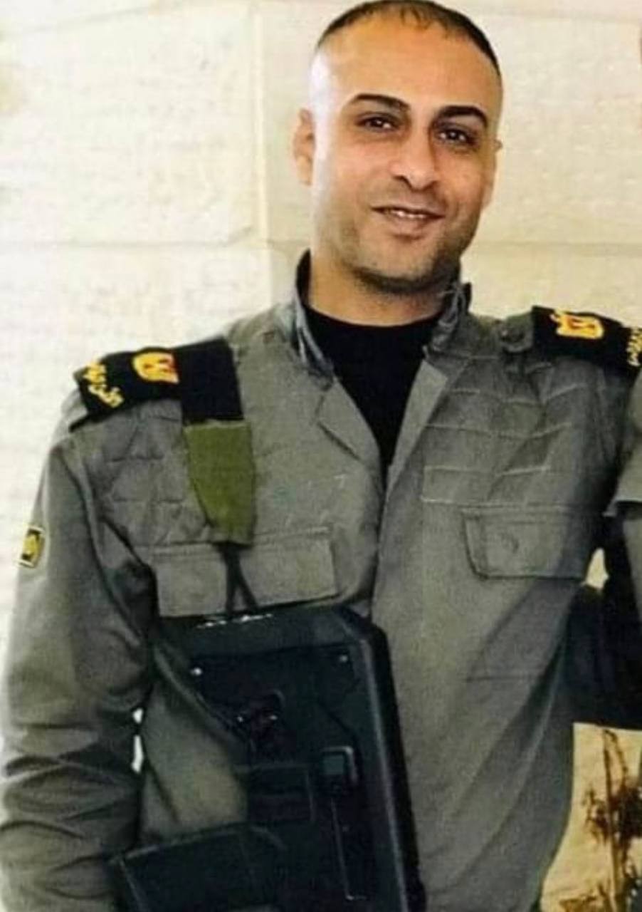 الأسير المحرر والمعاد اعتقاله صباح اليوم من حي الهدف بجنين، محمد الطوباسي من عناصر جهاز الأمن الوقائي، وشقيق الأسير سعيد الطوباسي المحكوم 800 عام، وشقيق الشهيدين أحمد وإسلام الطوباسي.jpg