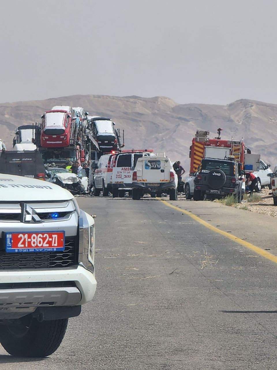 من مكان حادث الطرق المروع في وادي عربة بالنقب  3.jpg