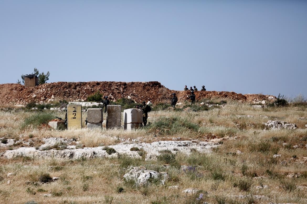 مواجهات بين الشبان وجيش الاحتلال على المدخل الشمالي لمدينة البيرة